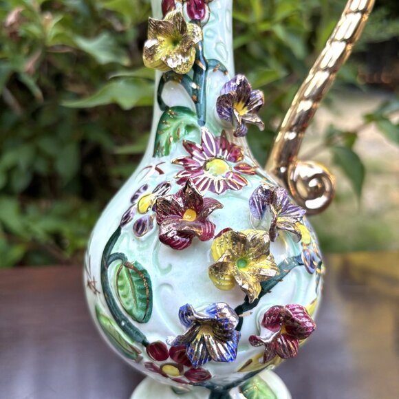 Vintage Ceramic Floral Rococo Vase Pair with Applied Flowers - Picture 10 of 13